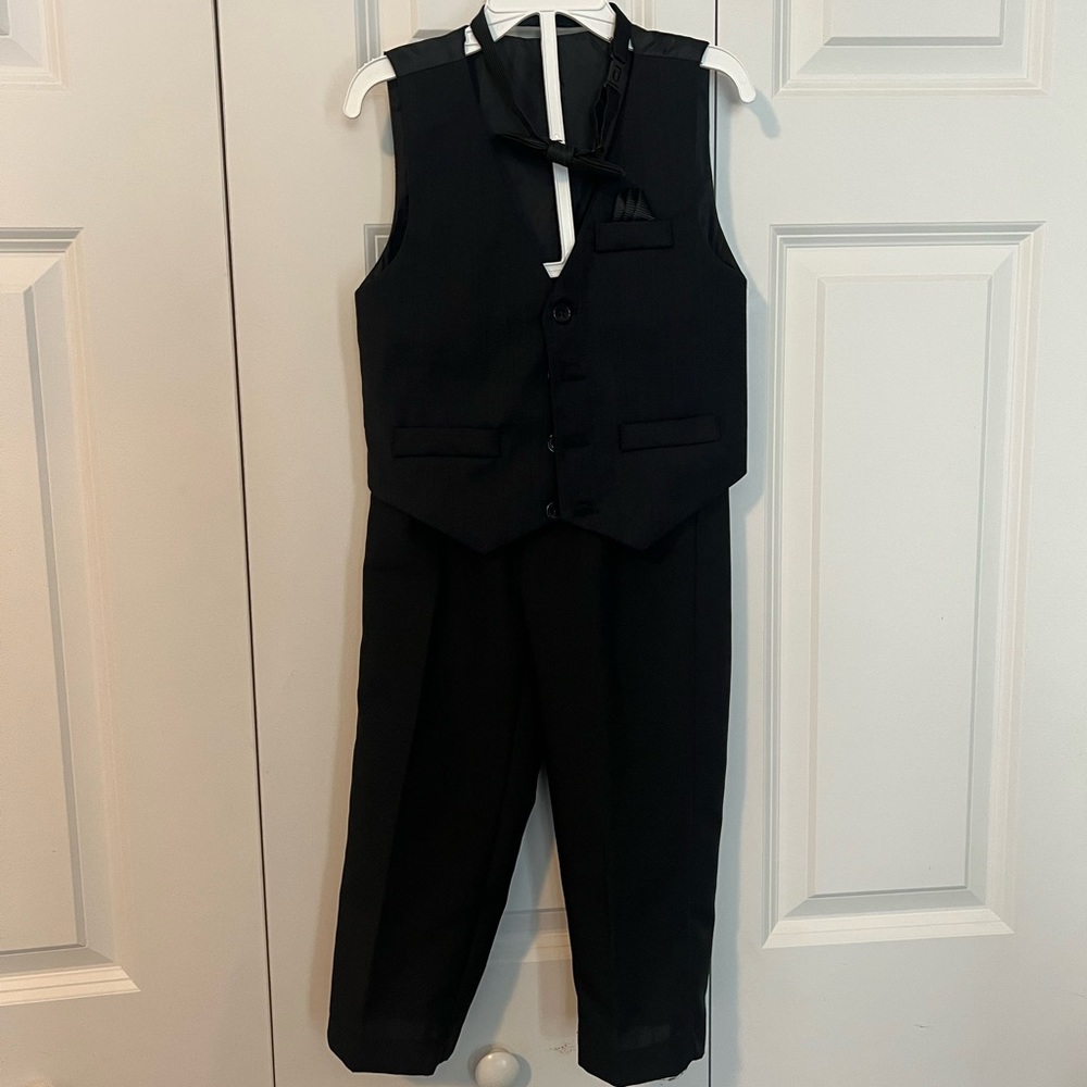 3Pc Boys Black suit (NO SHIRT INCLUDED)
